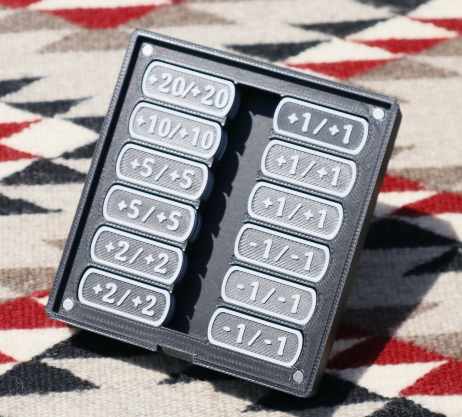 Black 1/1 Counters with box: 15: +1/+1, 15: -1/-1, 10: +2/+2, 10: +5/+5, 5: +10/+10, 5: +20/+20